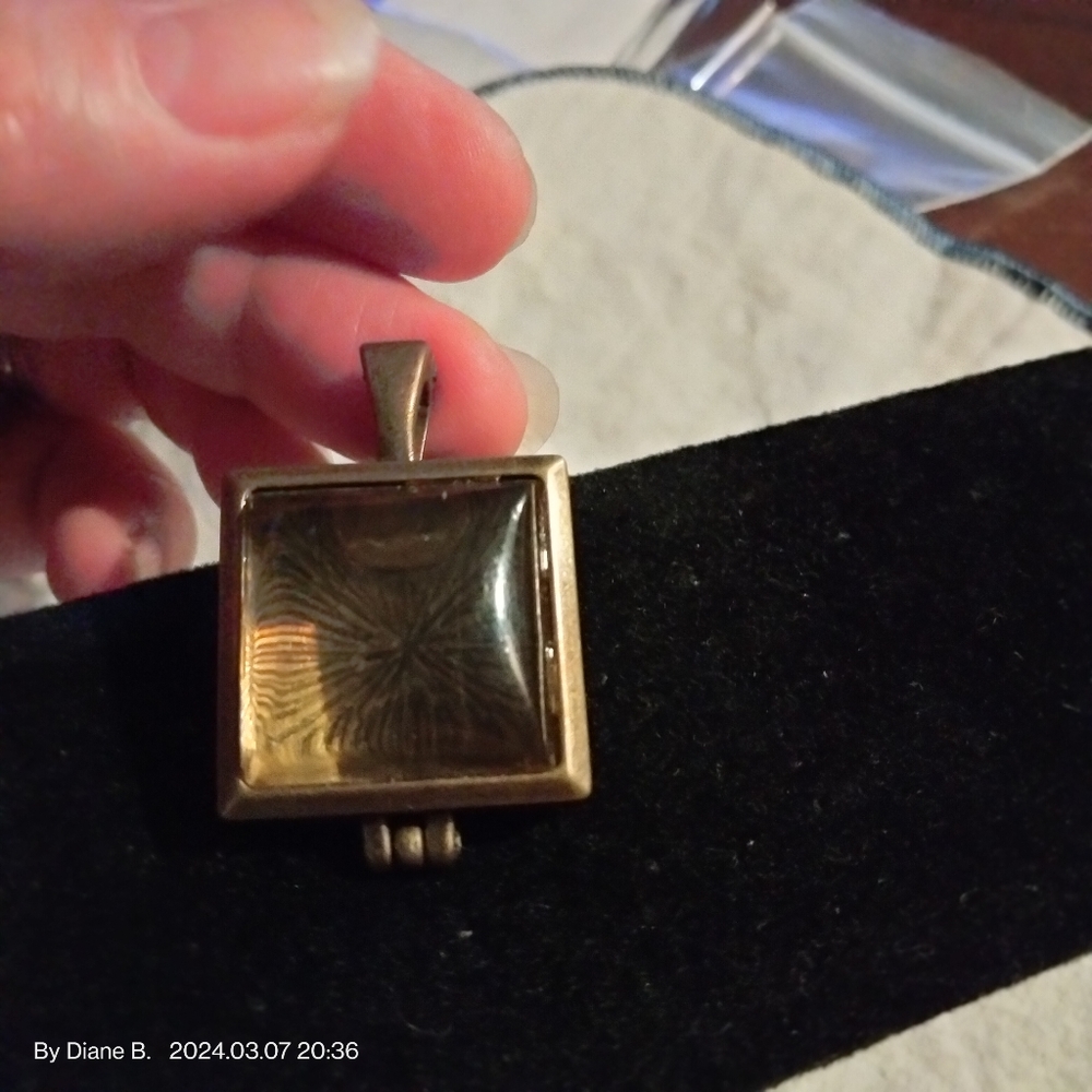 vtg. See Thru Locket Pendant